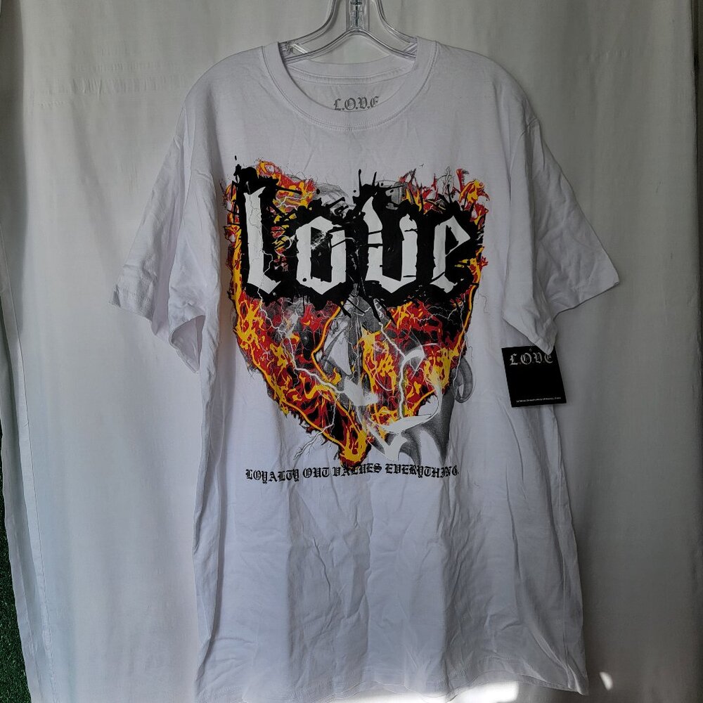 L.O.V.E. Burning Heart Men's Short Sleeve T-Shirt XL NWT